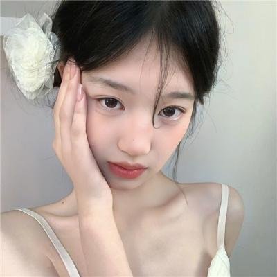 羞怯的女人